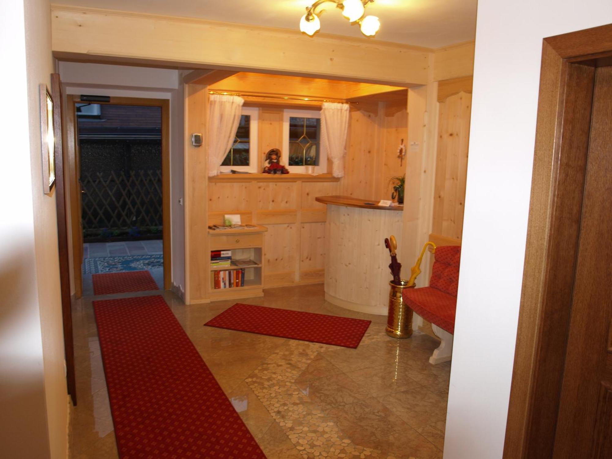 Garni Flurida Bed and Breakfast Σέλβα ντι Βαλ Γκαρντένα Εξωτερικό φωτογραφία
